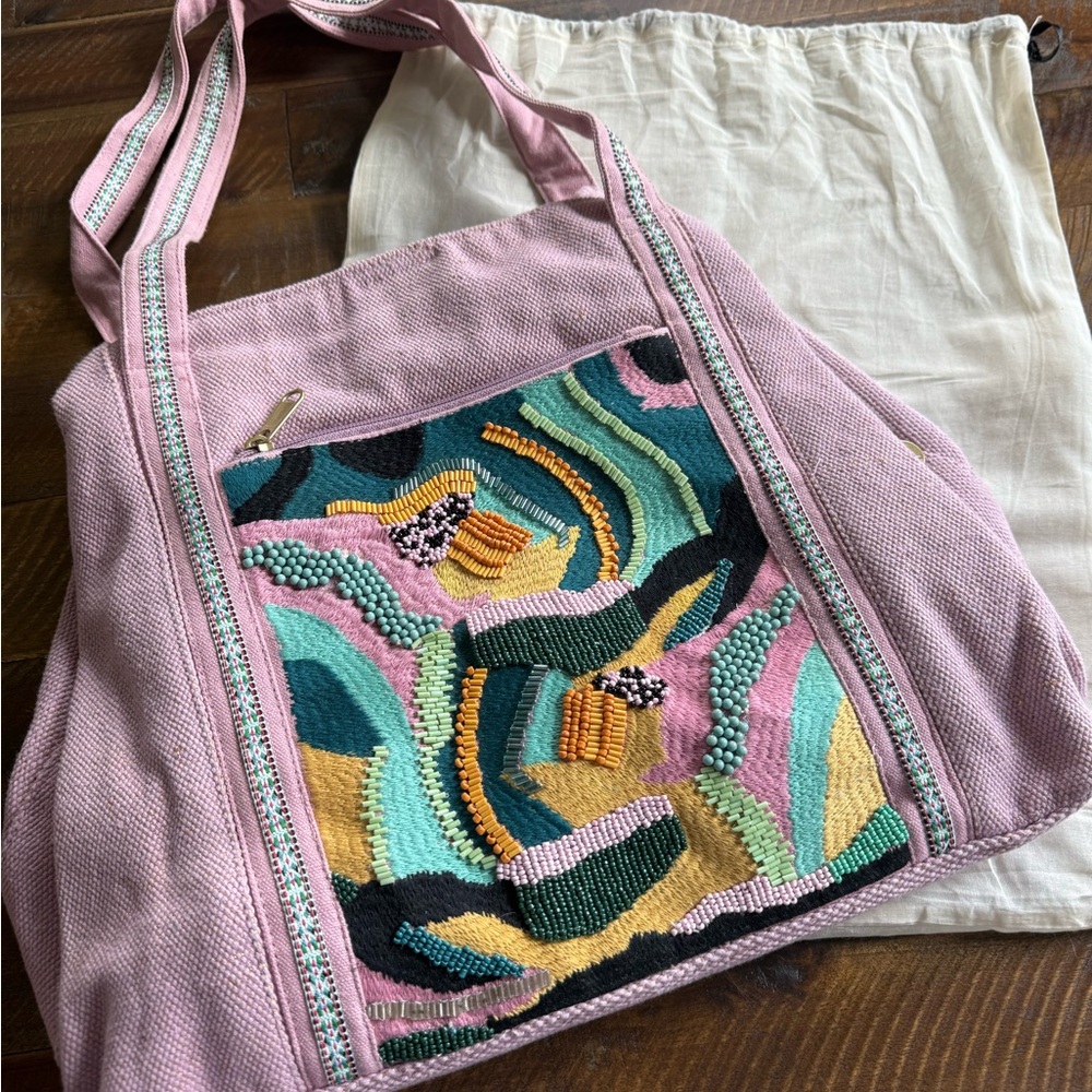 America & Beyond tote - Picture 4 of 5